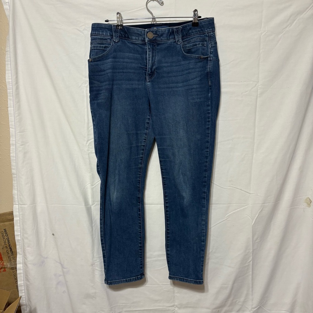 Democracy "Ab"solution jeans.